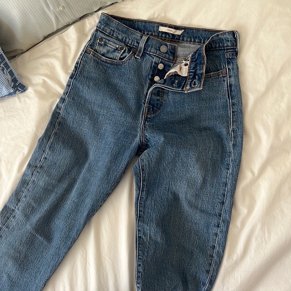Levi’s Wedgie Straight 26